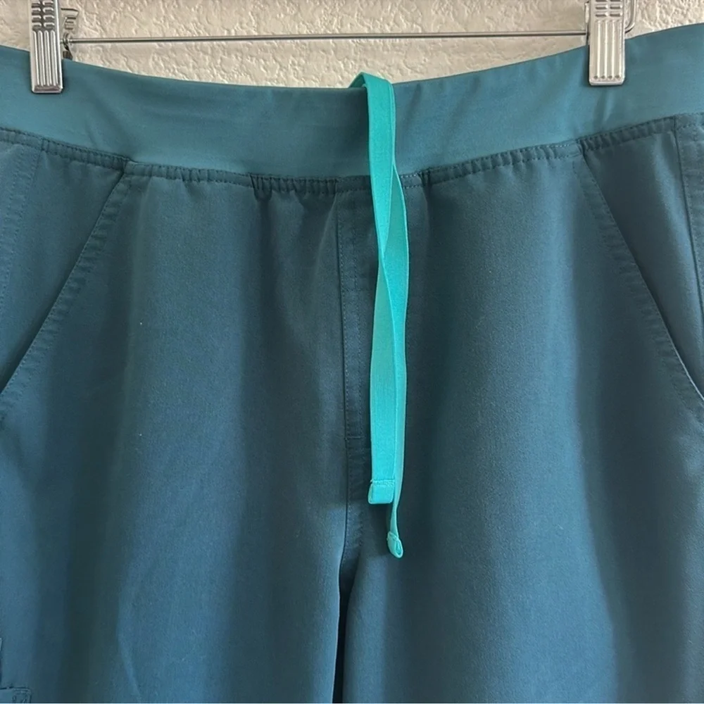Figs Men's Axim Cargo Scrub Pants in Caribbean Blue